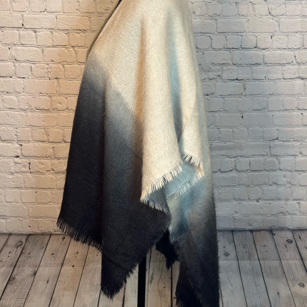 Simply Vera Vera Wang  White  and Black Ombré  Poncho Sweater - Picture 3 of 7